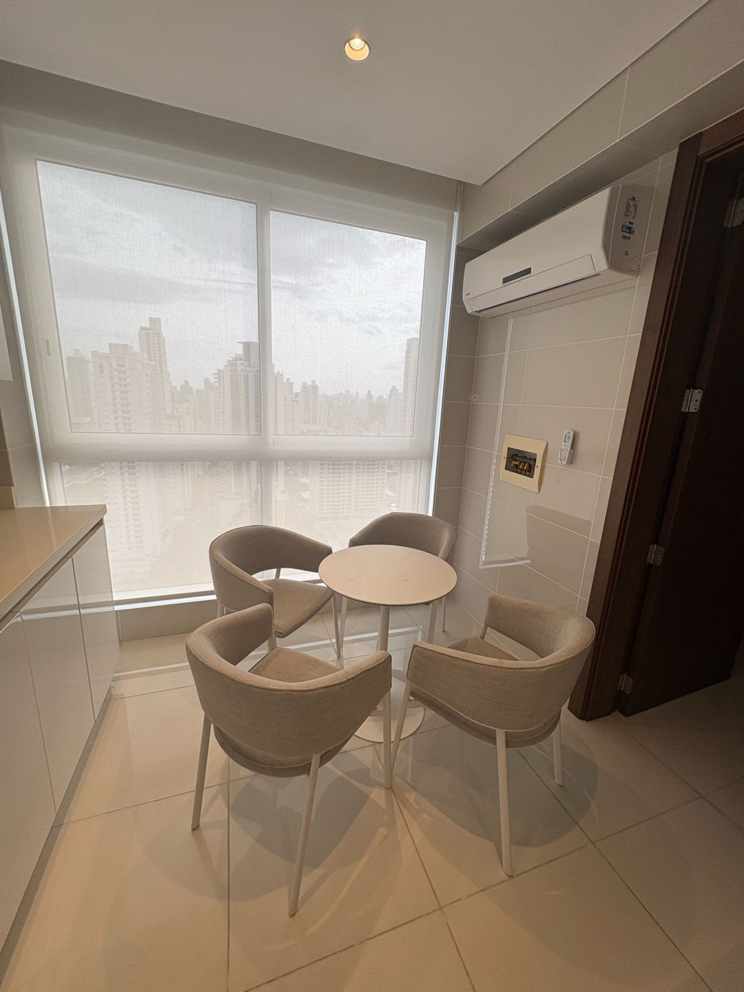 Se Alquila Apartamento Finamente Amoblado en PH Windrose Coco del Mar