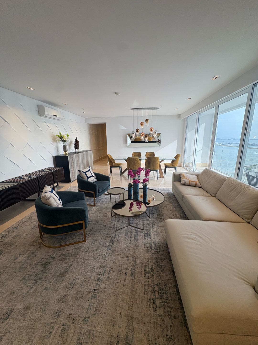 Se Alquila Apartamento Finamente Amoblado en PH Windrose Coco del Mar