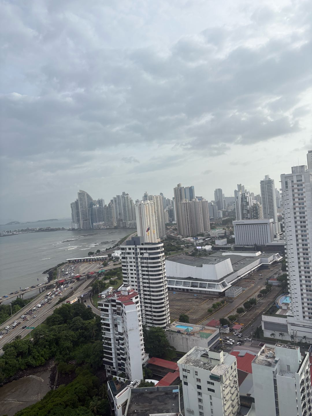 Se Alquila Apartamento Finamente Amoblado en PH Windrose Coco del Mar