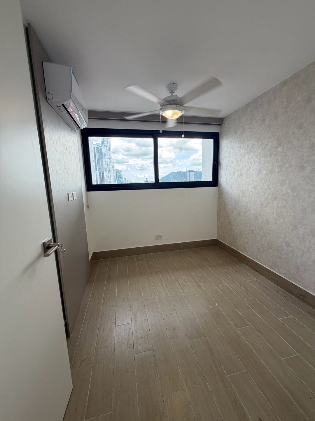 Se Alquila apartamento en PH Armonia, Bella Vista - A estrenar