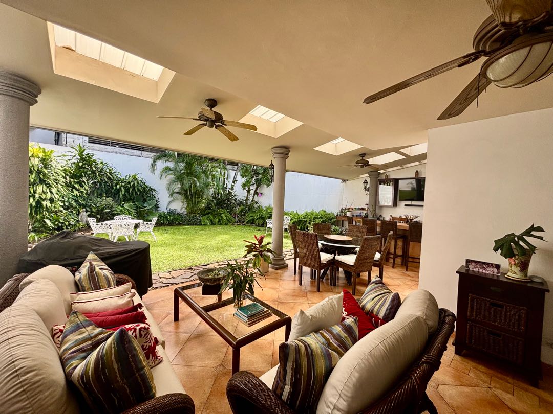 Se Alquila Casa en Obarrio, Zonificacion Residencial o Comercial