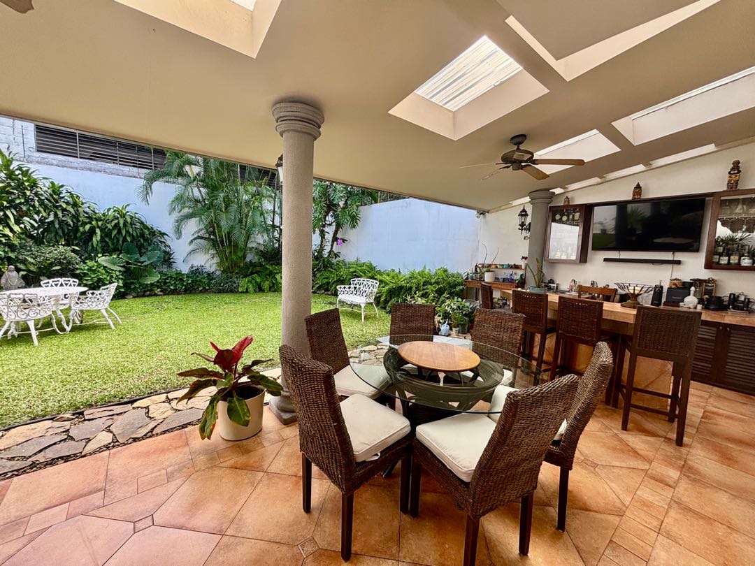 Se Alquila Casa en Obarrio, Zonificacion Residencial o Comercial