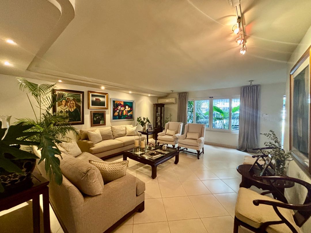 Se Alquila Casa en Obarrio, Zonificacion Residencial o Comercial