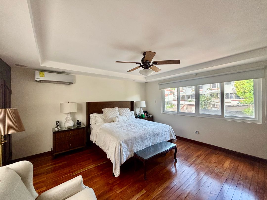 Se Alquila Casa en Obarrio, Zonificacion Residencial o Comercial