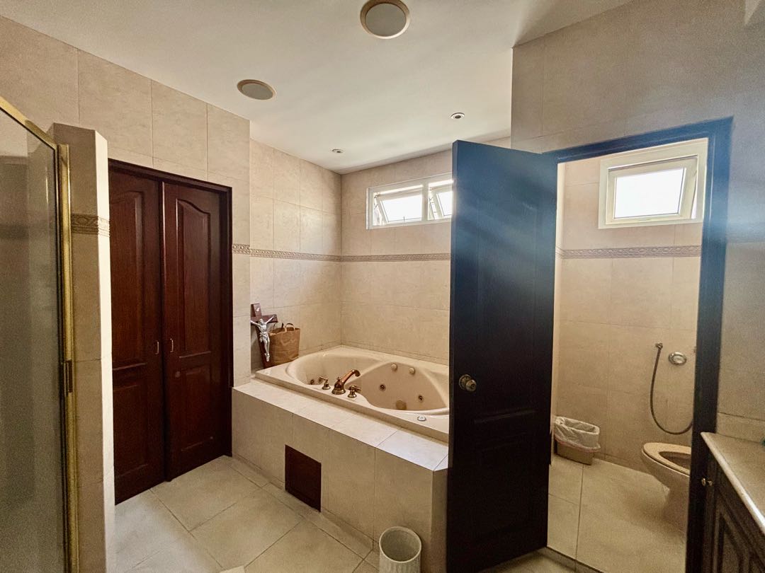 Se Alquila Casa en Obarrio, Zonificacion Residencial o Comercial