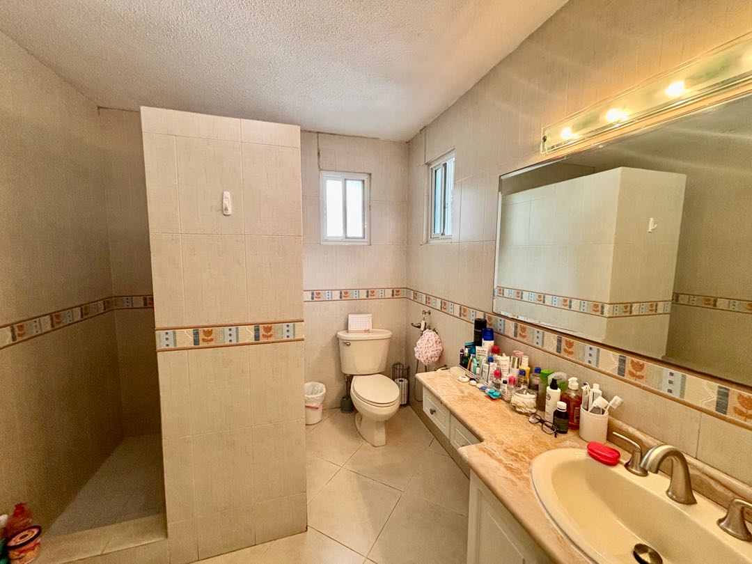 Se Alquila Casa en Obarrio, Zonificacion Residencial o Comercial