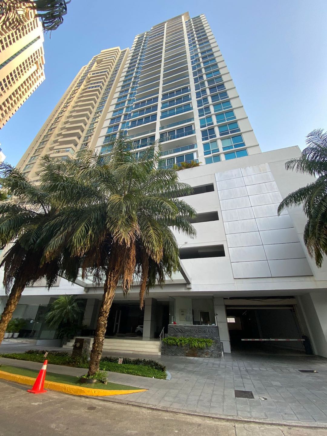 SE ALQUILA PH MAR ABIERTO, MARBELLA