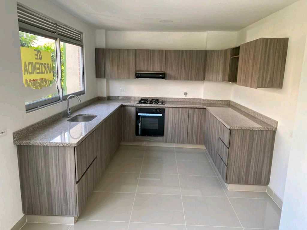 SE ARRIENDA AMPLIO APARTAMENTO EN LA CASTELLANA, MEDELLÍN