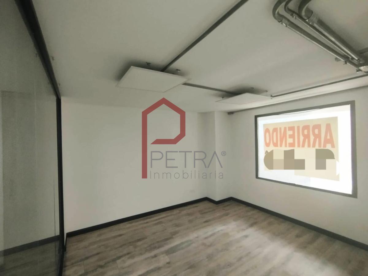 SE ARRIENDA AMPLIO ESPACIO PARA OFICINAS EN EL VIRREY BOGOTÁ