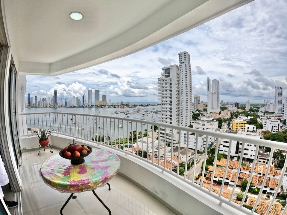 SE VENDE APARTAMENTO, CONDOMINIO VISTA BAHIA, 3 ALCOBAS