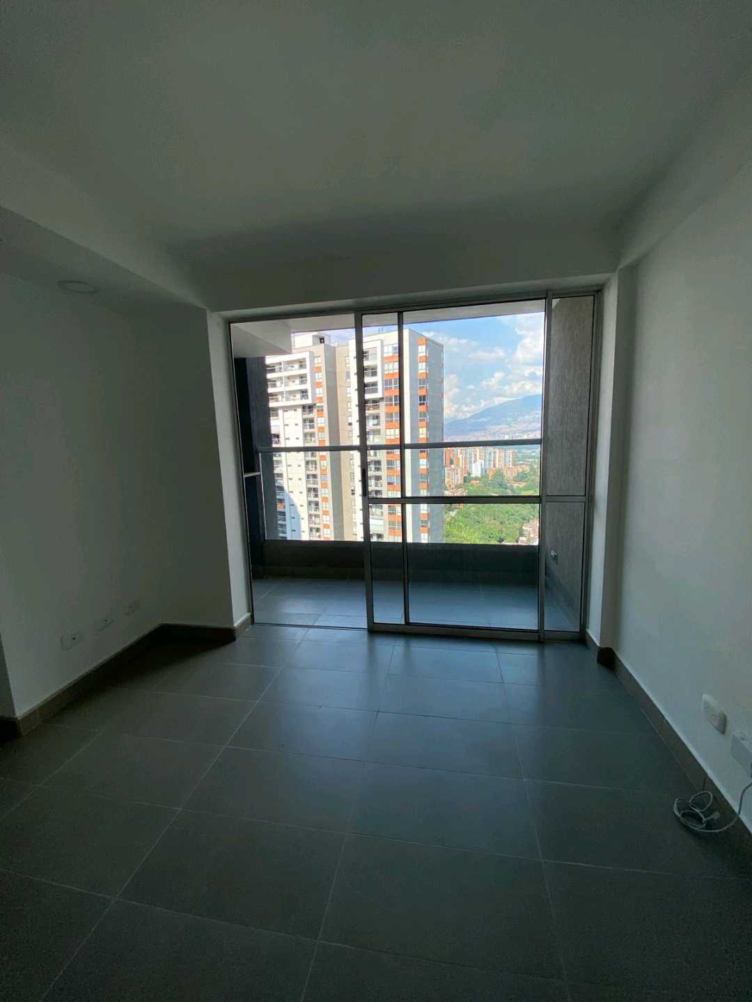 Se Arrienda Apartamento en Loma De Los Bernal, Belén, Medellín