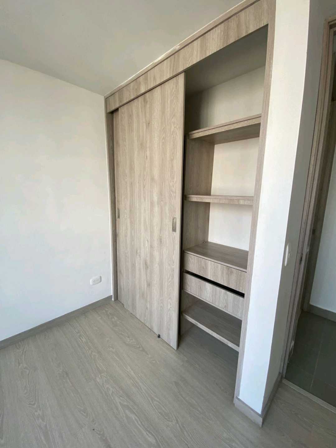 Se Arrienda Apartamento en Loma De Los Bernal, Belén, Medellín
