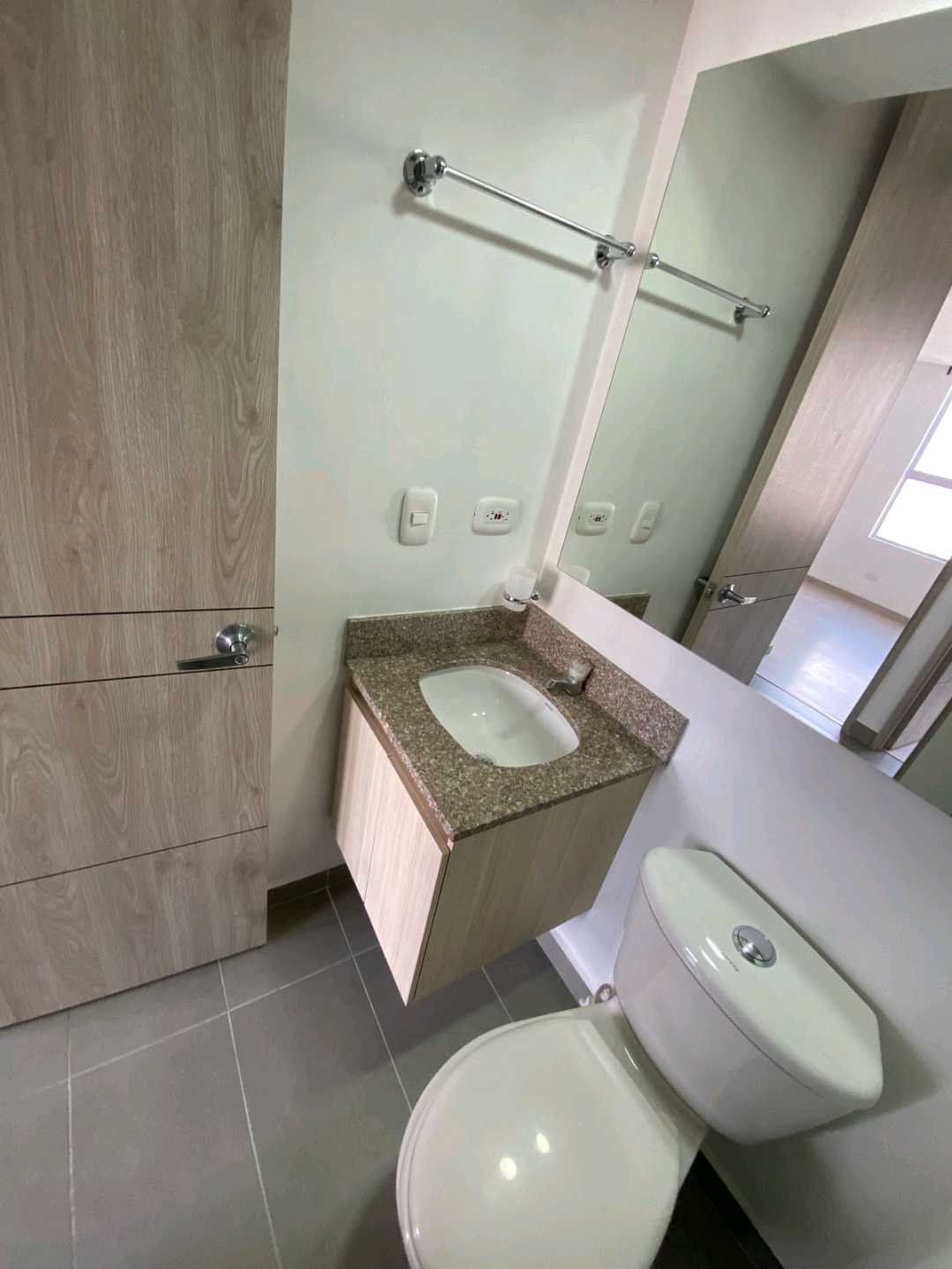 Se Arrienda Apartamento en Loma De Los Bernal, Belén, Medellín