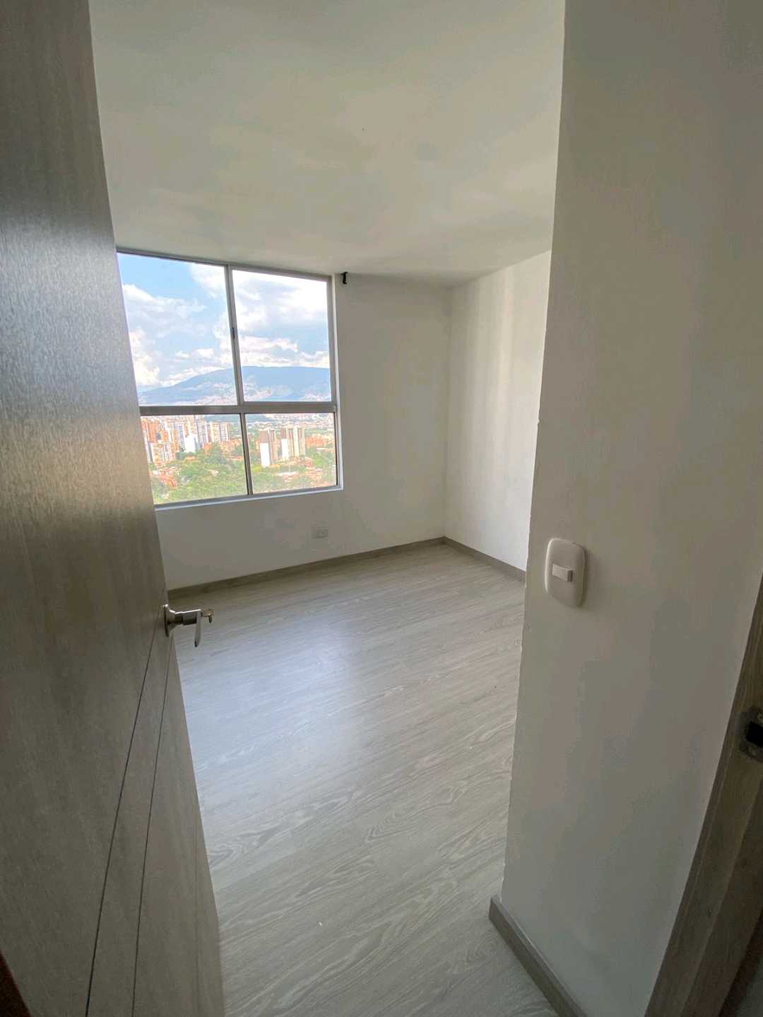 Se Arrienda Apartamento en Loma De Los Bernal, Belén, Medellín