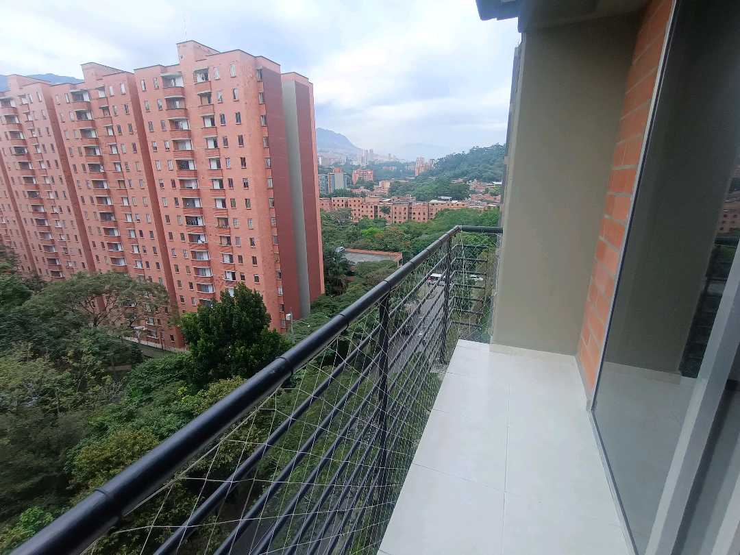 Se Arrienda Apartamento en los Colores, Medellín, Antioquia