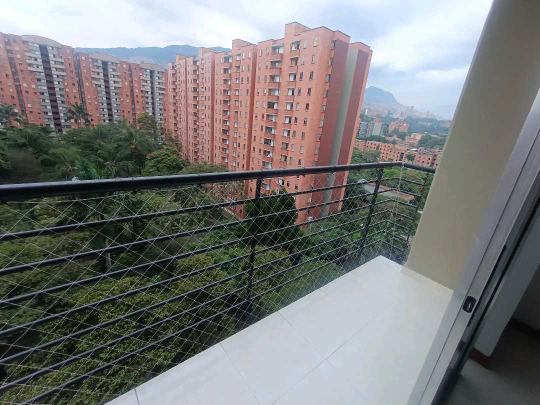 Se Arrienda Apartamento en los Colores, Medellín, Antioquia