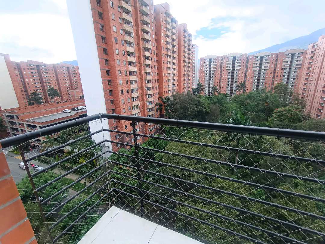 Se Arrienda Apartamento en los Colores, Medellín, Antioquia