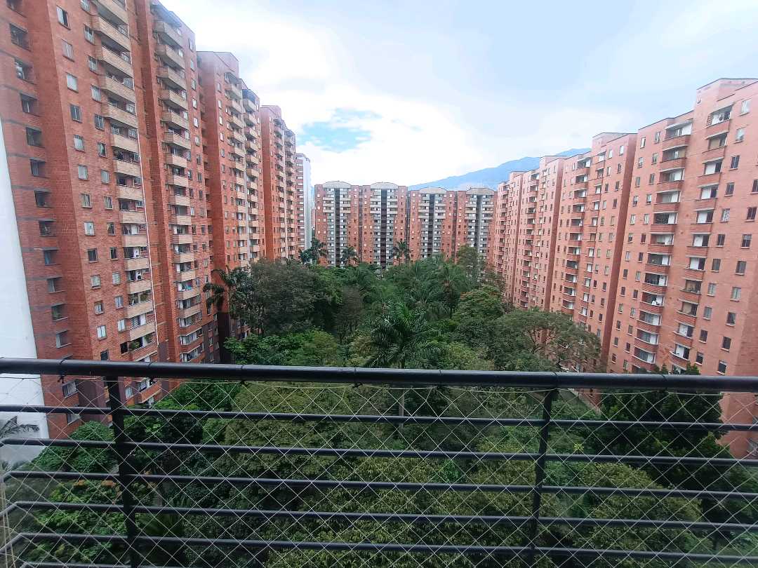 Se Arrienda Apartamento en los Colores, Medellín, Antioquia
