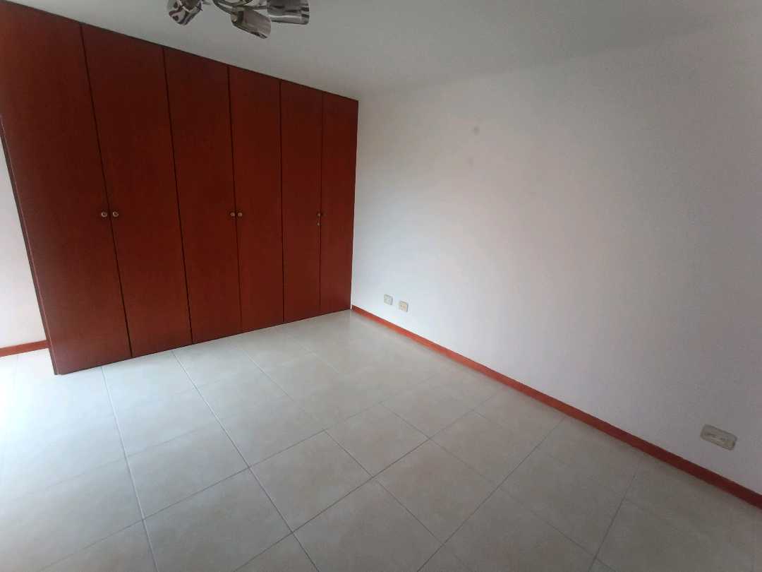 Se Arrienda Apartamento en los Colores, Medellín, Antioquia