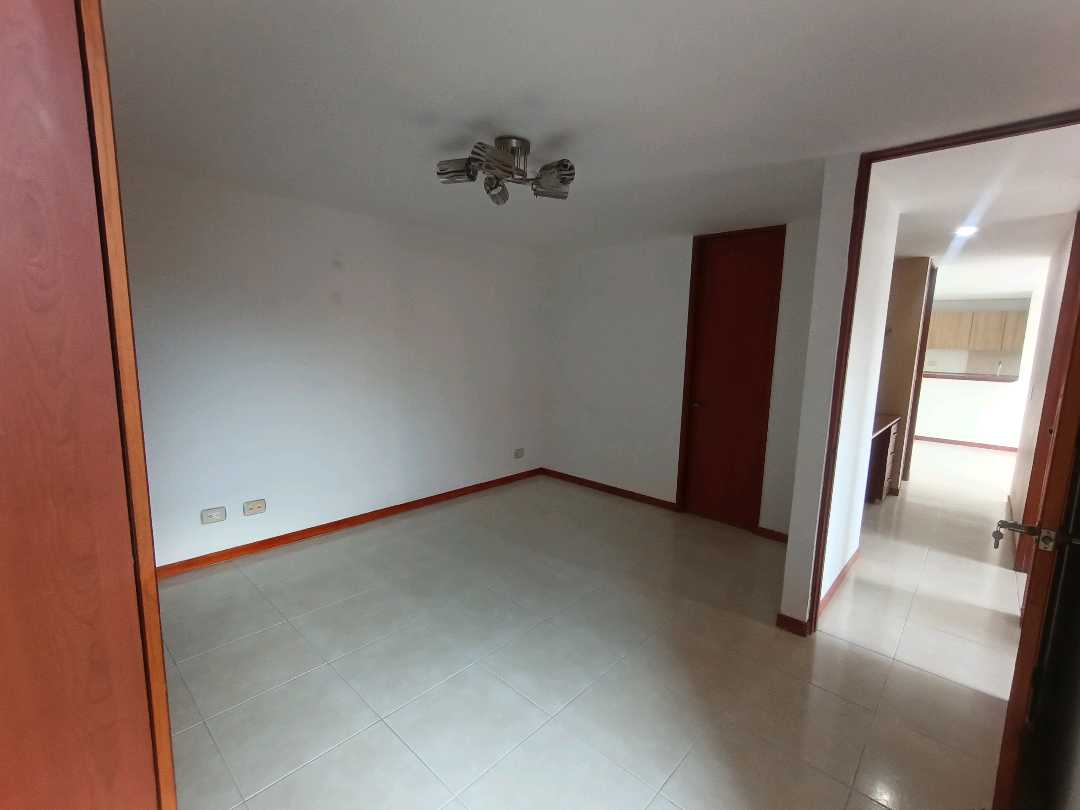 Se Arrienda Apartamento en los Colores, Medellín, Antioquia