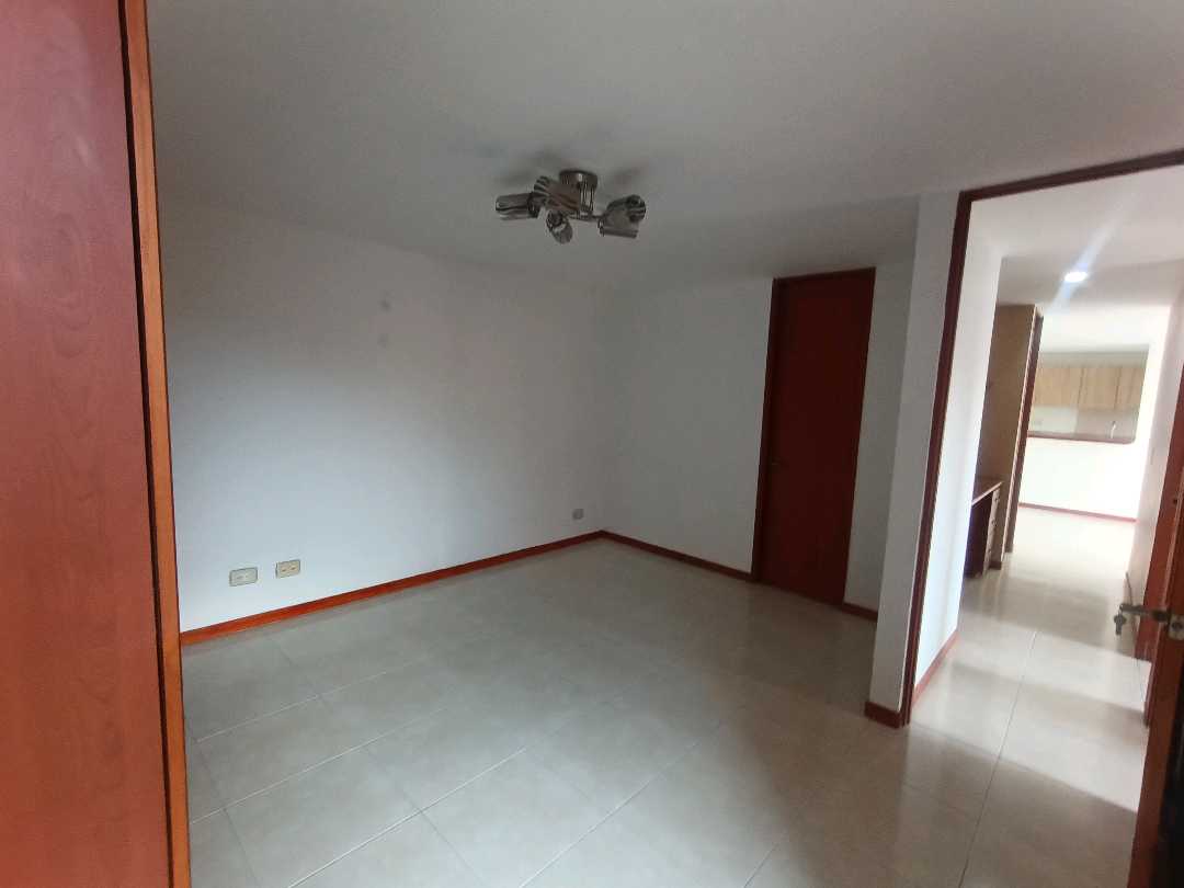 Se Arrienda Apartamento en los Colores, Medellín, Antioquia