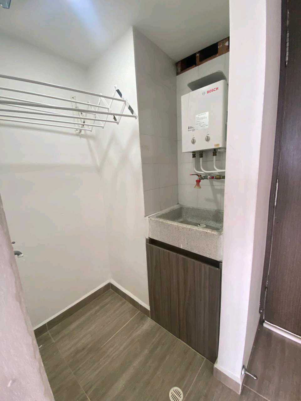 SE ARRIENDA APARTAMENTO EN ROBLEDO PAJARITO, MEDELLÍN