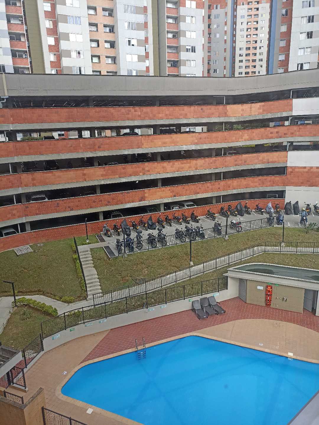 SE ARRIENDA APARTAMENTO ROBLEDO, PAJARITO