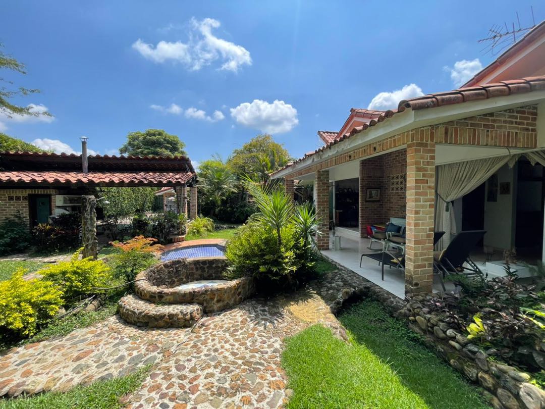 SE ARRIENDA HERMOSA CASA EN PANCE-CALI