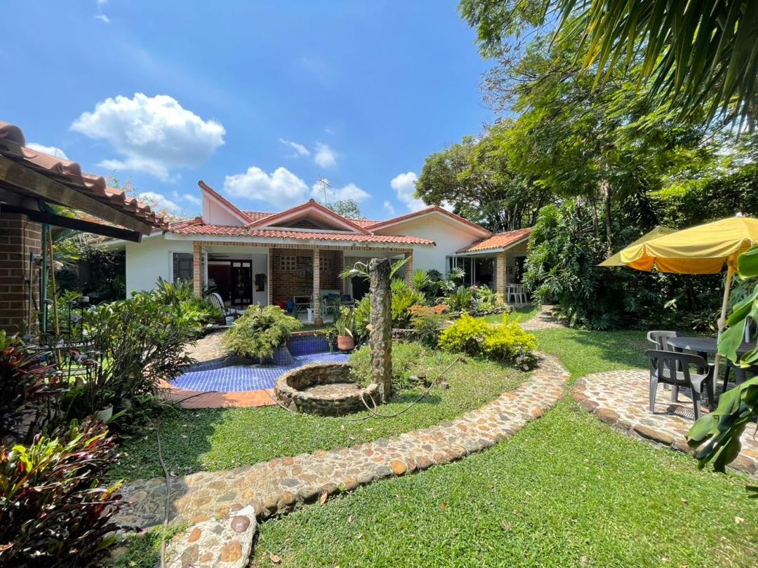 SE ARRIENDA HERMOSA CASA EN PANCE-CALI
