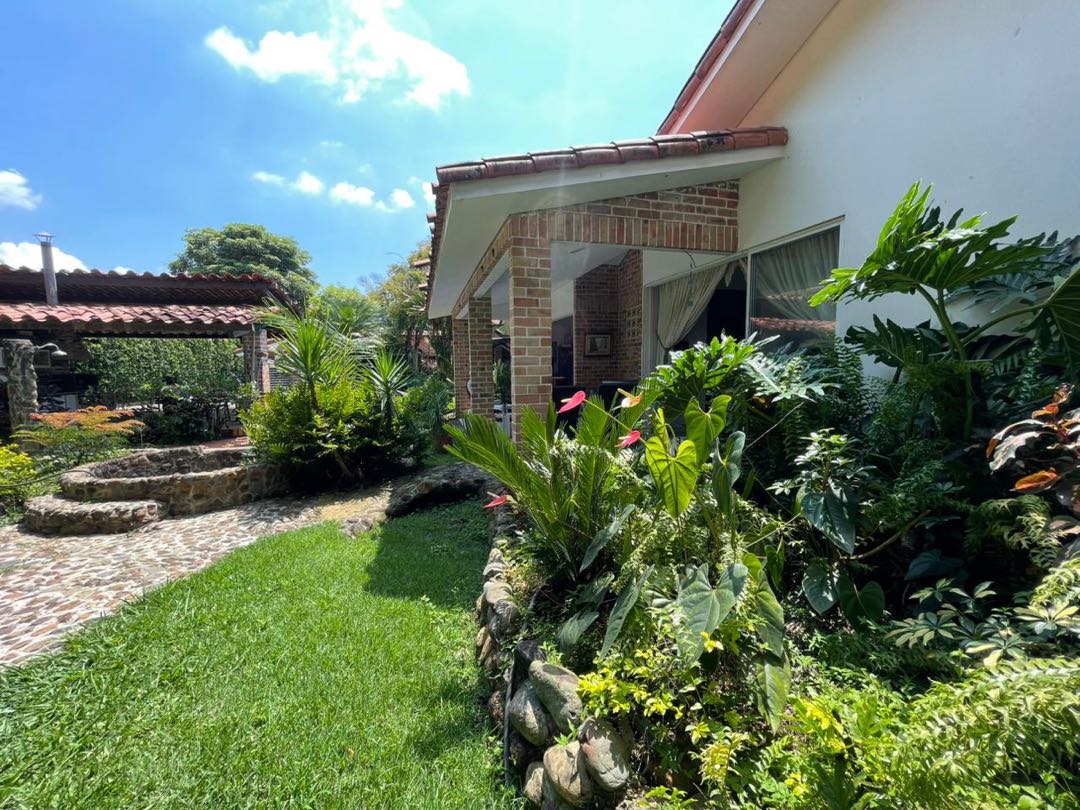 SE ARRIENDA HERMOSA CASA EN PANCE-CALI