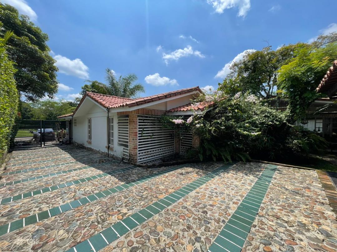 SE ARRIENDA HERMOSA CASA EN PANCE-CALI