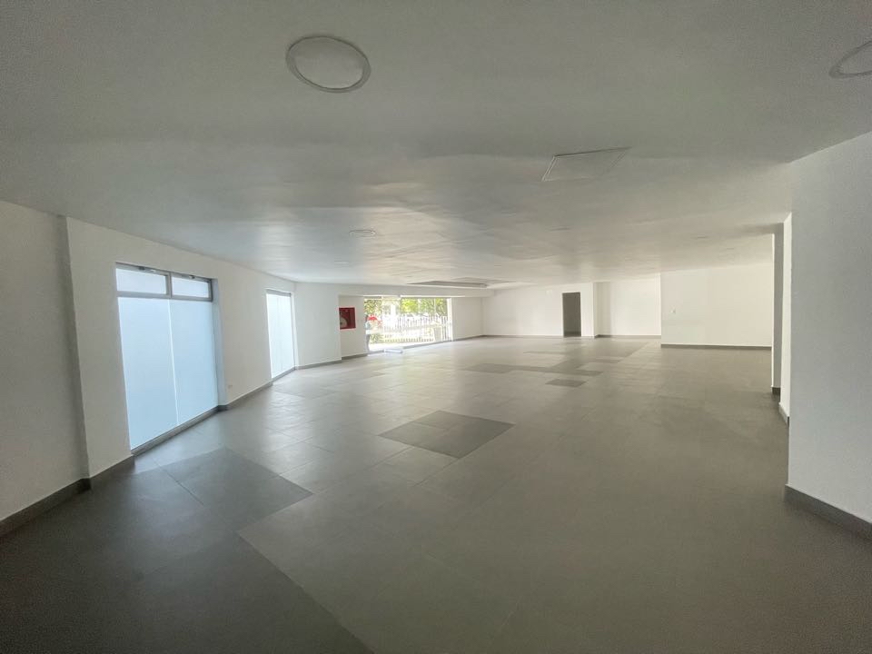 se arrienda local medellin cerca a clinica las americas