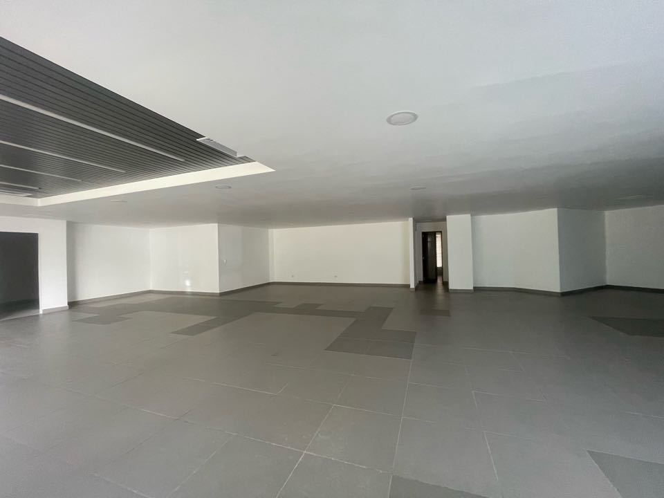 se arrienda local medellin cerca a clinica las americas