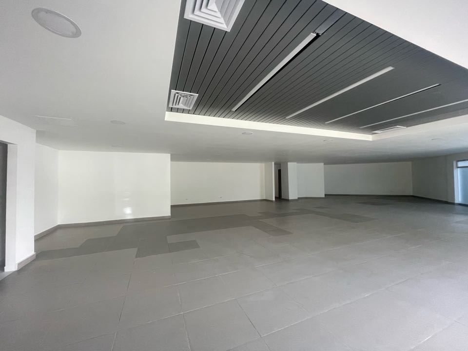 se arrienda local medellin cerca a clinica las americas