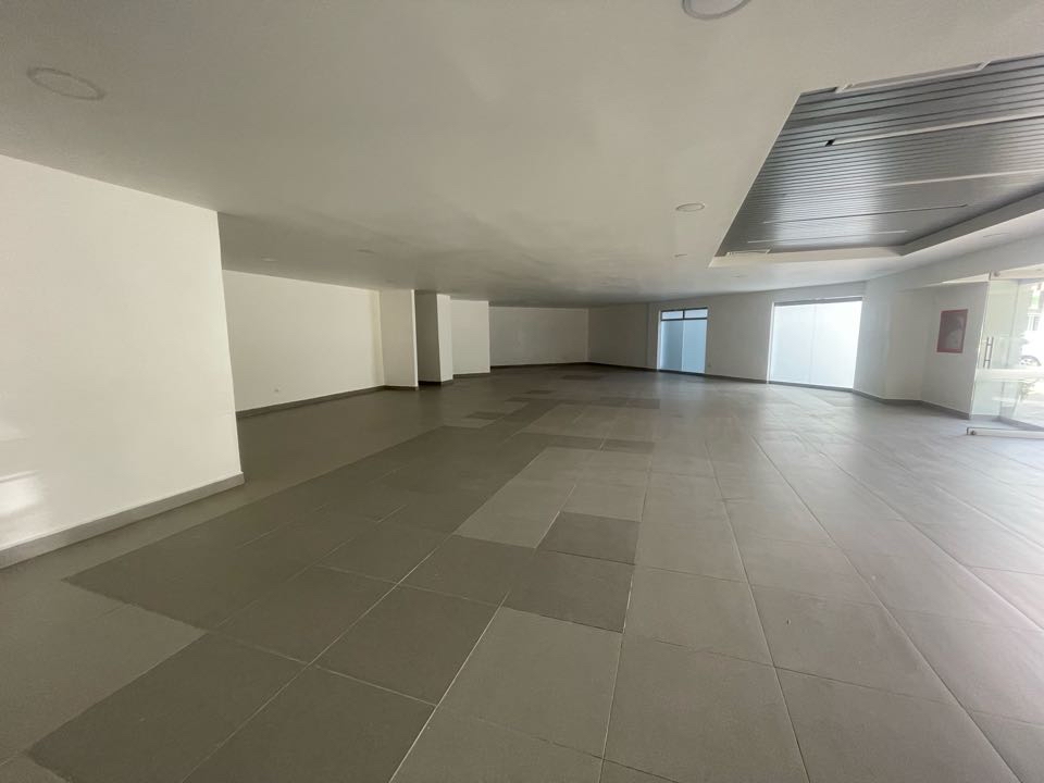 se arrienda local medellin cerca a clinica las americas