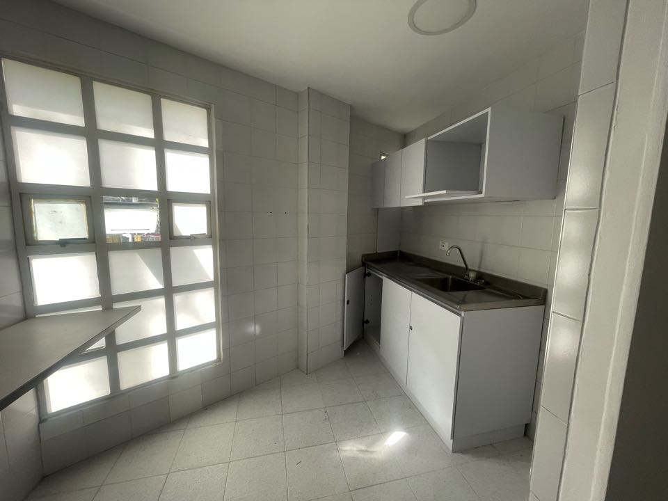 se arrienda local medellin cerca a clinica las americas