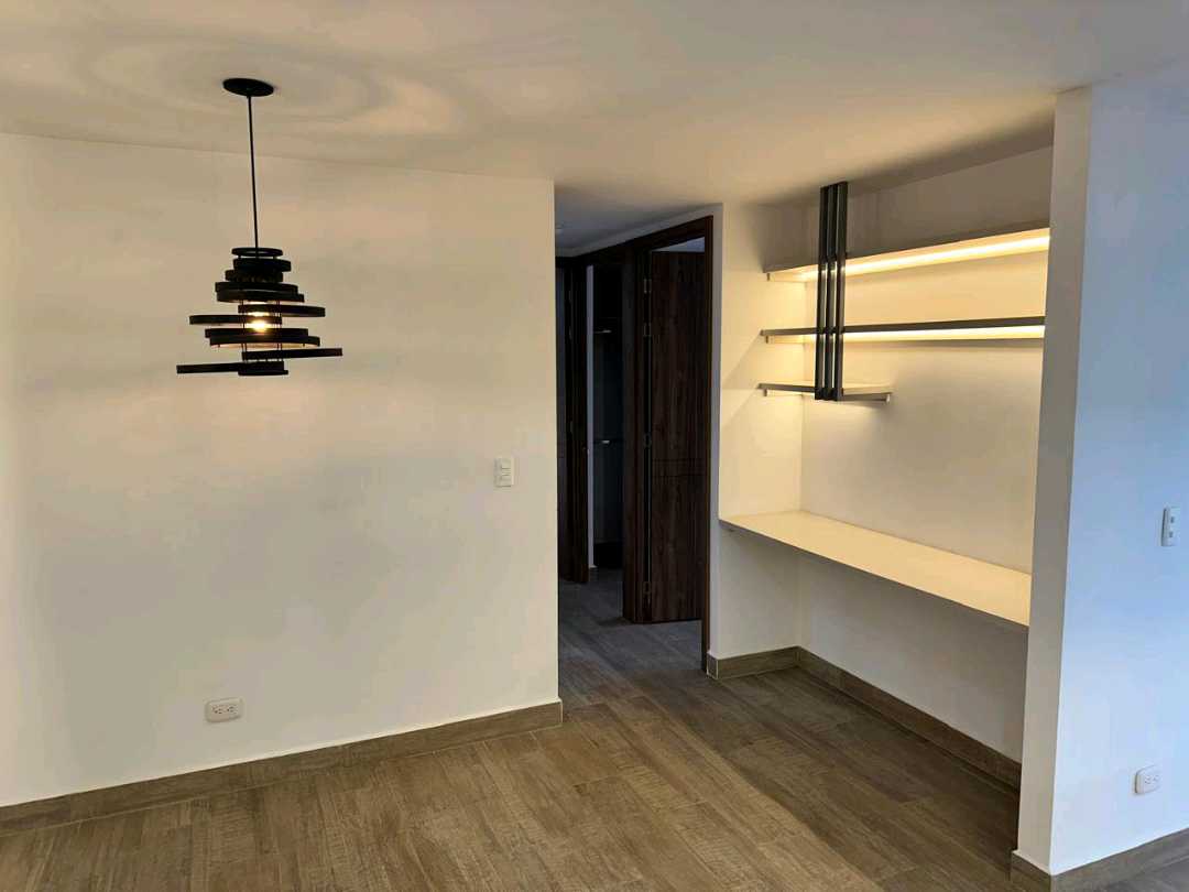 Se arrienda lujoso apartamento en Sabaneta