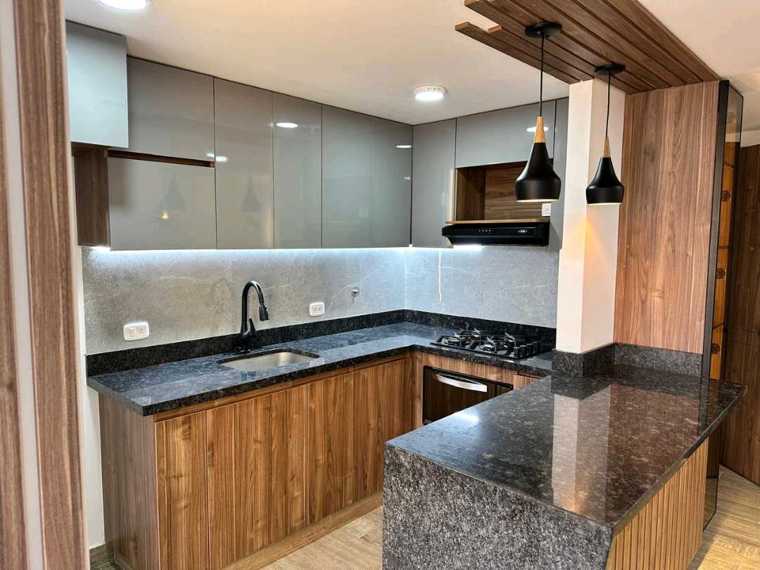 Se arrienda lujoso apartamento en Sabaneta