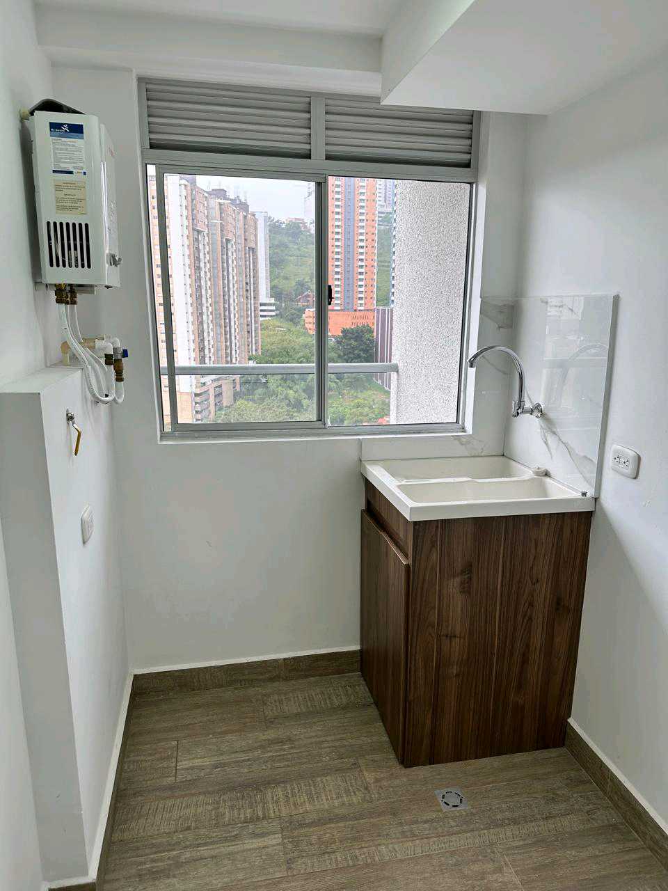 Se arrienda lujoso apartamento en Sabaneta