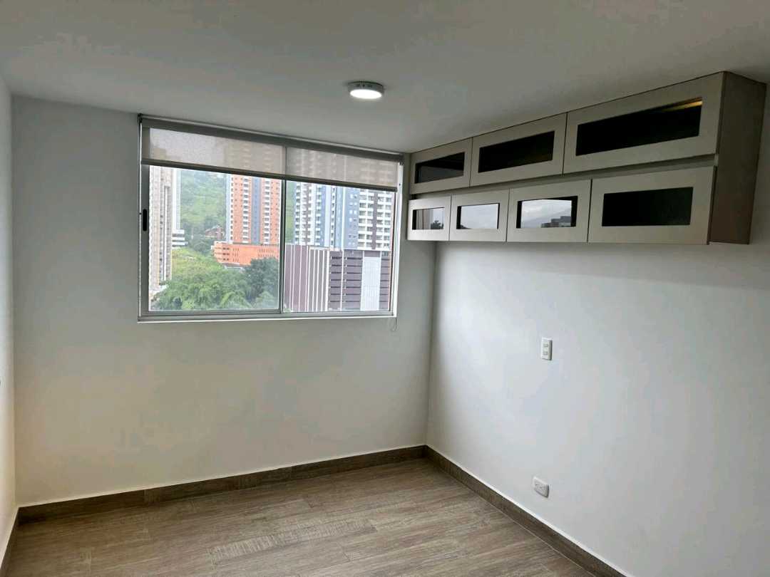 Se arrienda lujoso apartamento en Sabaneta