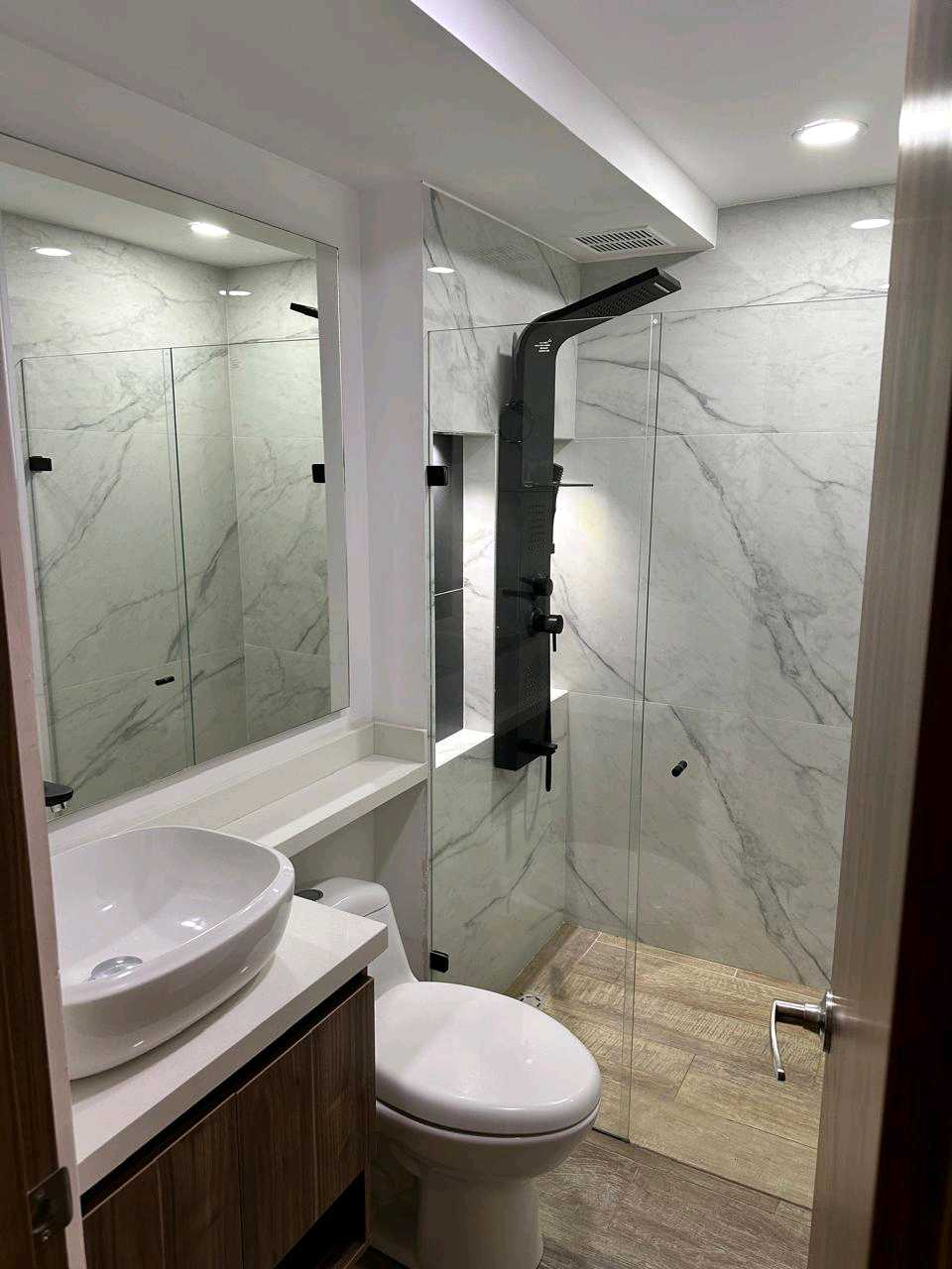 Se arrienda lujoso apartamento en Sabaneta