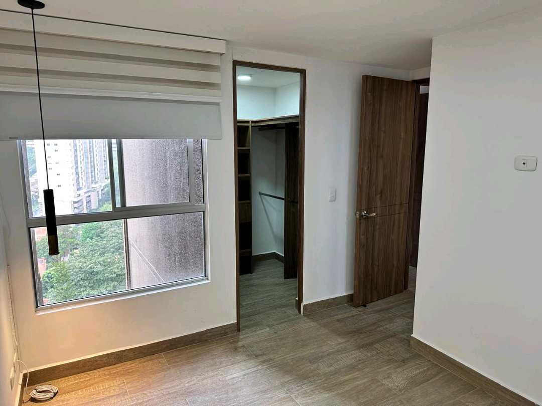 Se arrienda lujoso apartamento en Sabaneta