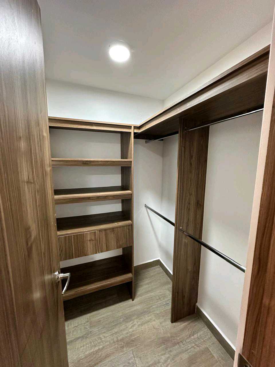 Se arrienda lujoso apartamento en Sabaneta