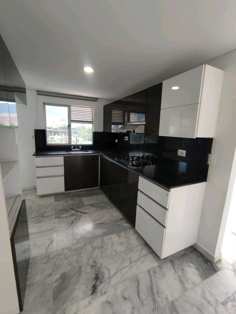 Se Arrienda Moderno Apartamento en Conquistadores, Medellín