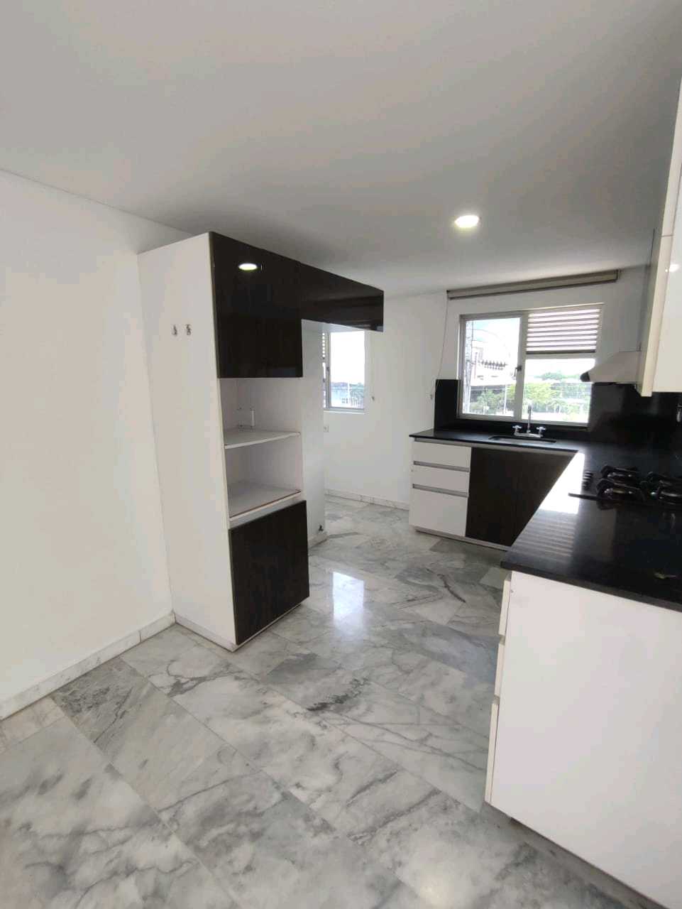 Se Arrienda Moderno Apartamento en Conquistadores, Medellín