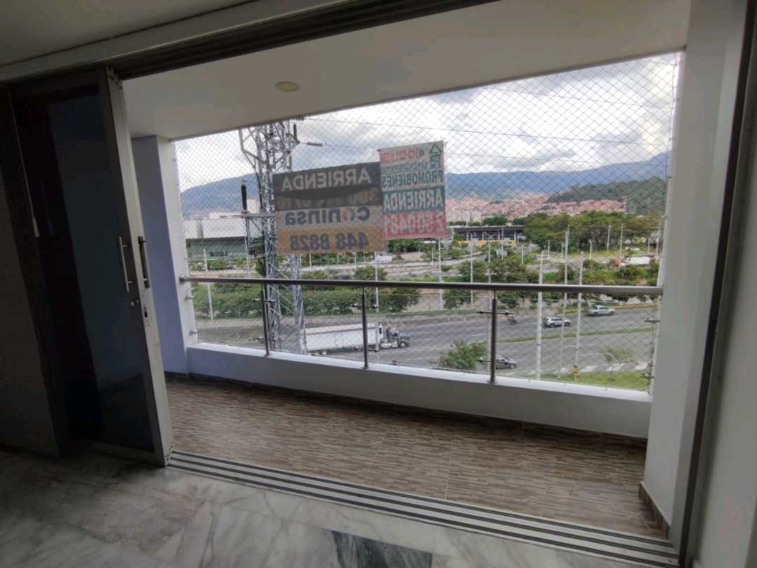 Se Arrienda Moderno Apartamento en Conquistadores, Medellín