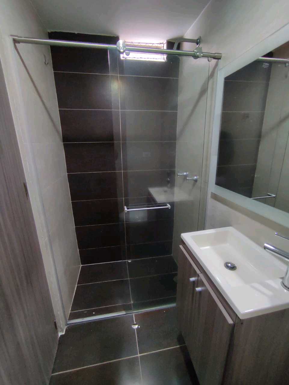 Se Arrienda Moderno Apartamento en Conquistadores, Medellín