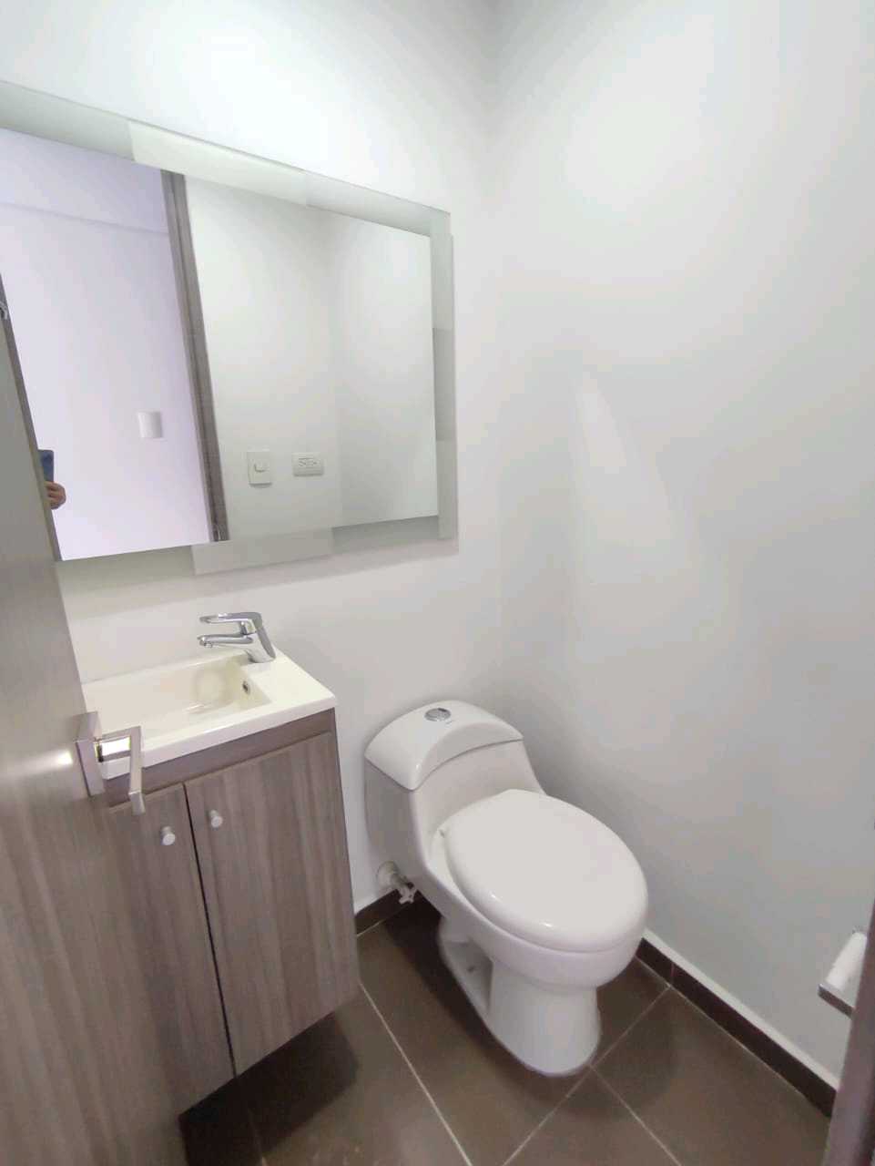 Se Arrienda Moderno Apartamento en Conquistadores, Medellín