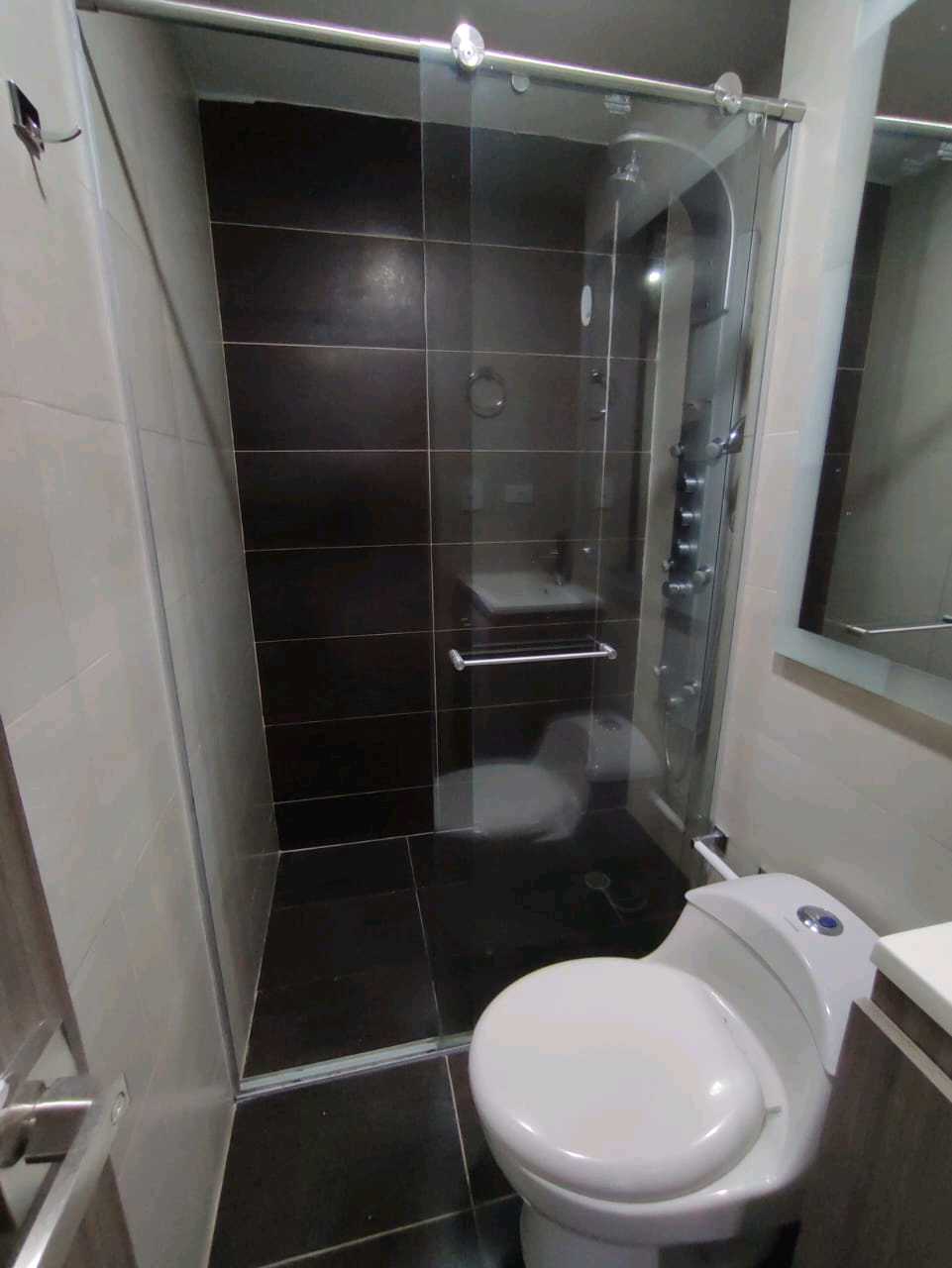 Se Arrienda Moderno Apartamento en Conquistadores, Medellín