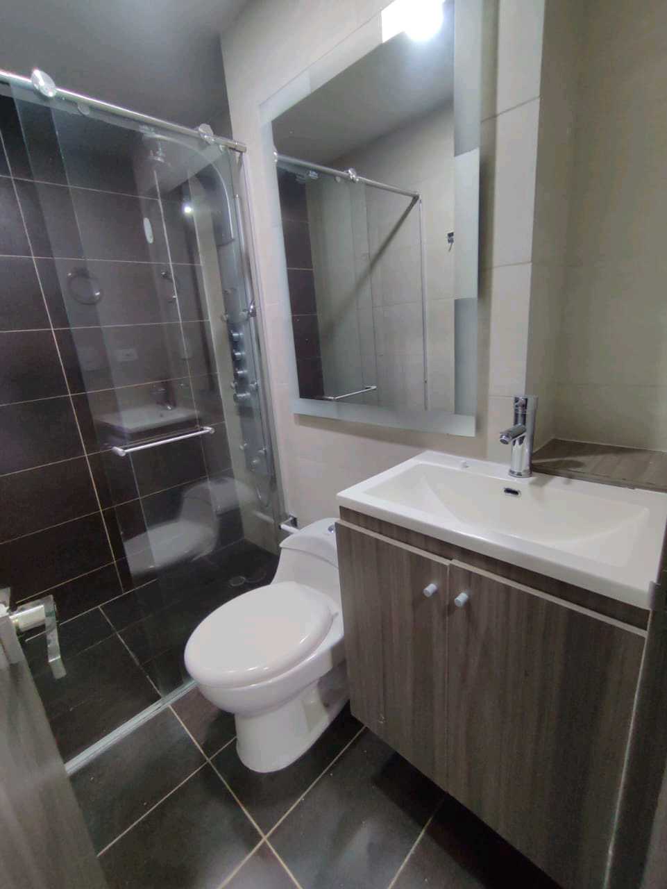 Se Arrienda Moderno Apartamento en Conquistadores, Medellín